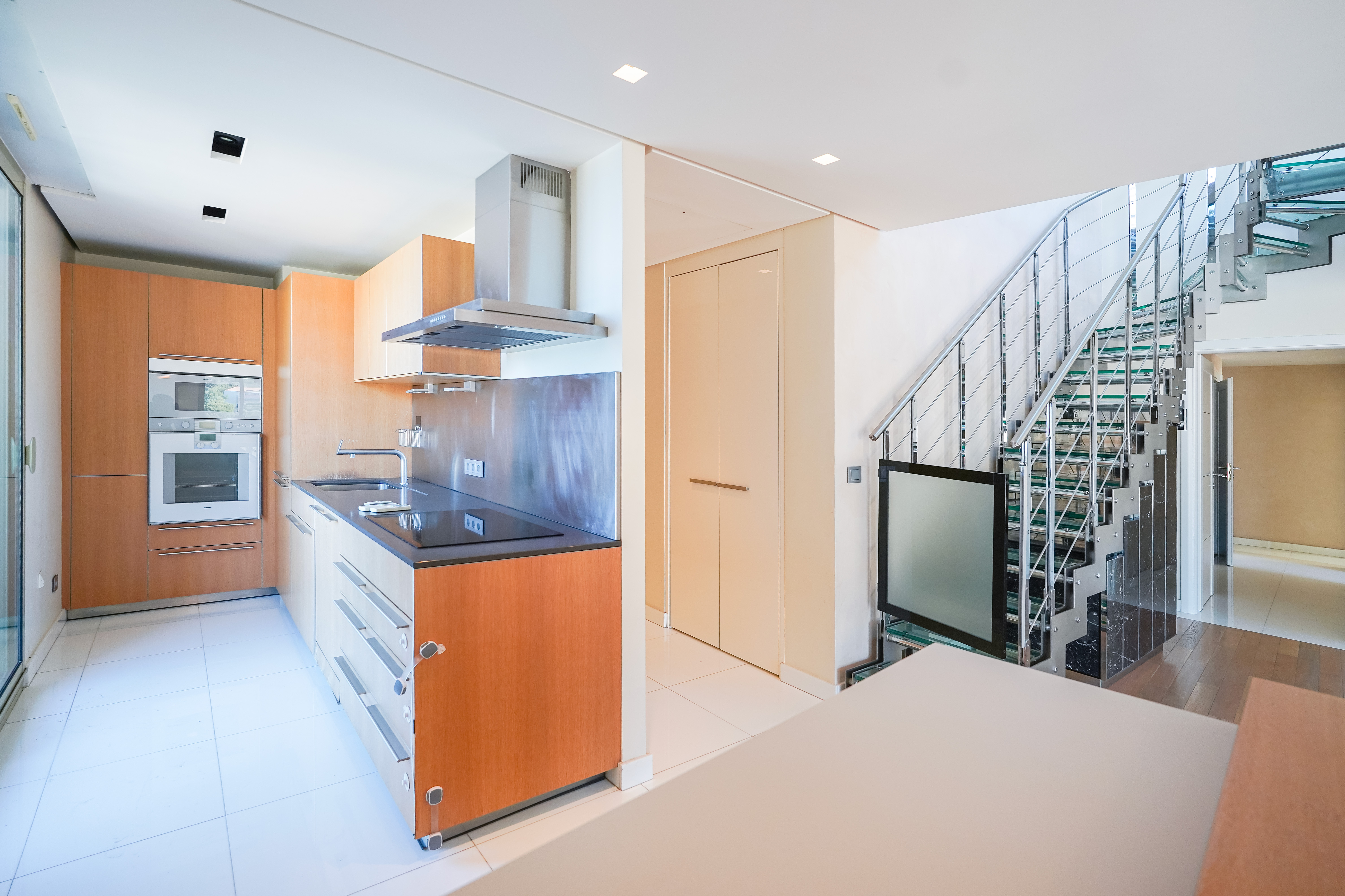 y4PCj_cuisine-2-villa-les-pins-barnes-monaco-1773680602.jpg