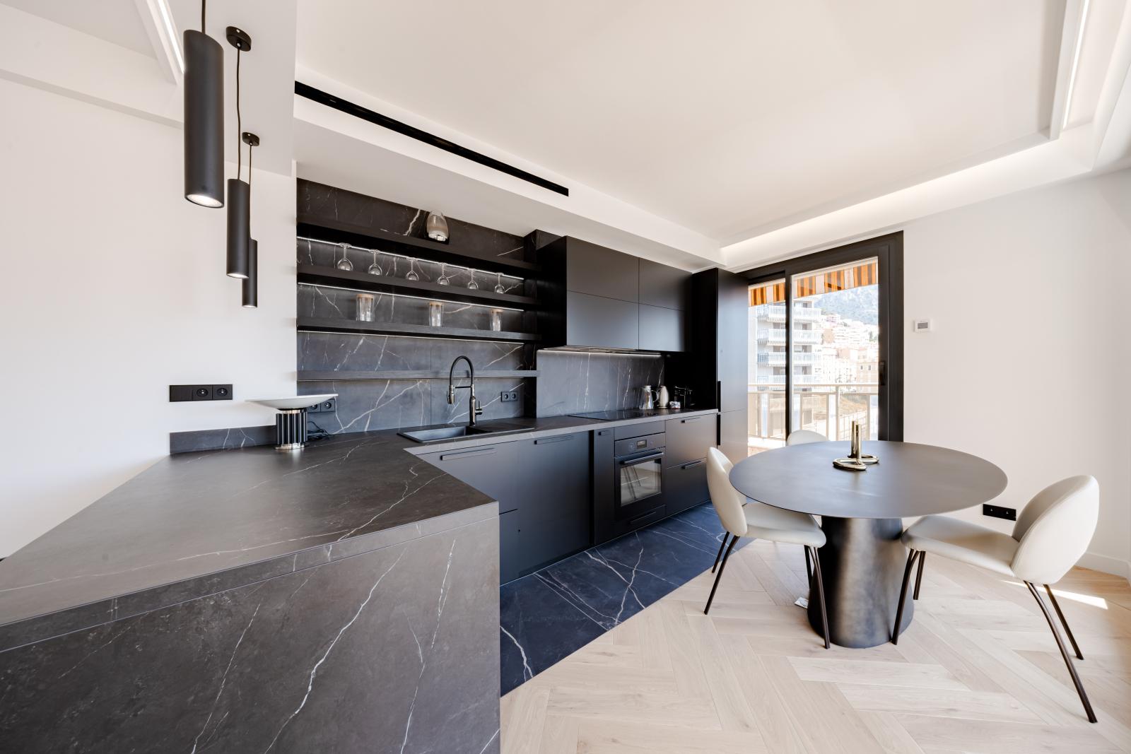 MAGNIFIQUE 3 PIECES RENOVE ET CENTRAL AVEC PARKING