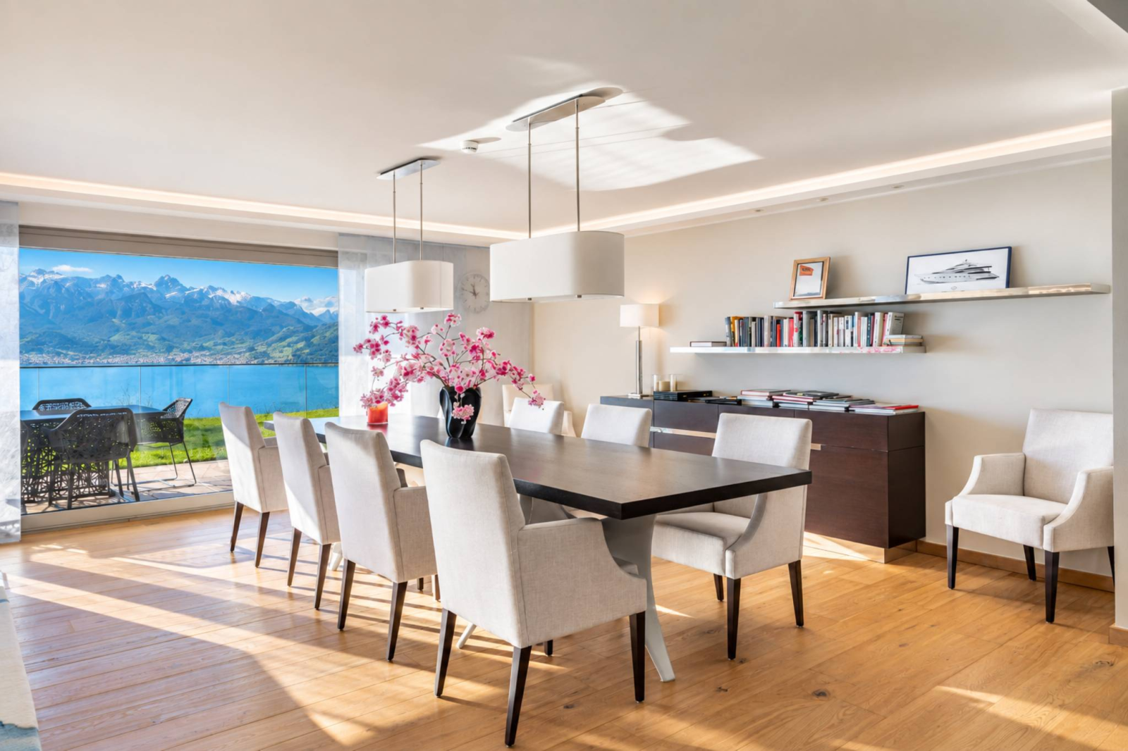 Somptueux appartement de 6.5 pièces avec une vue saisissante sur le lac