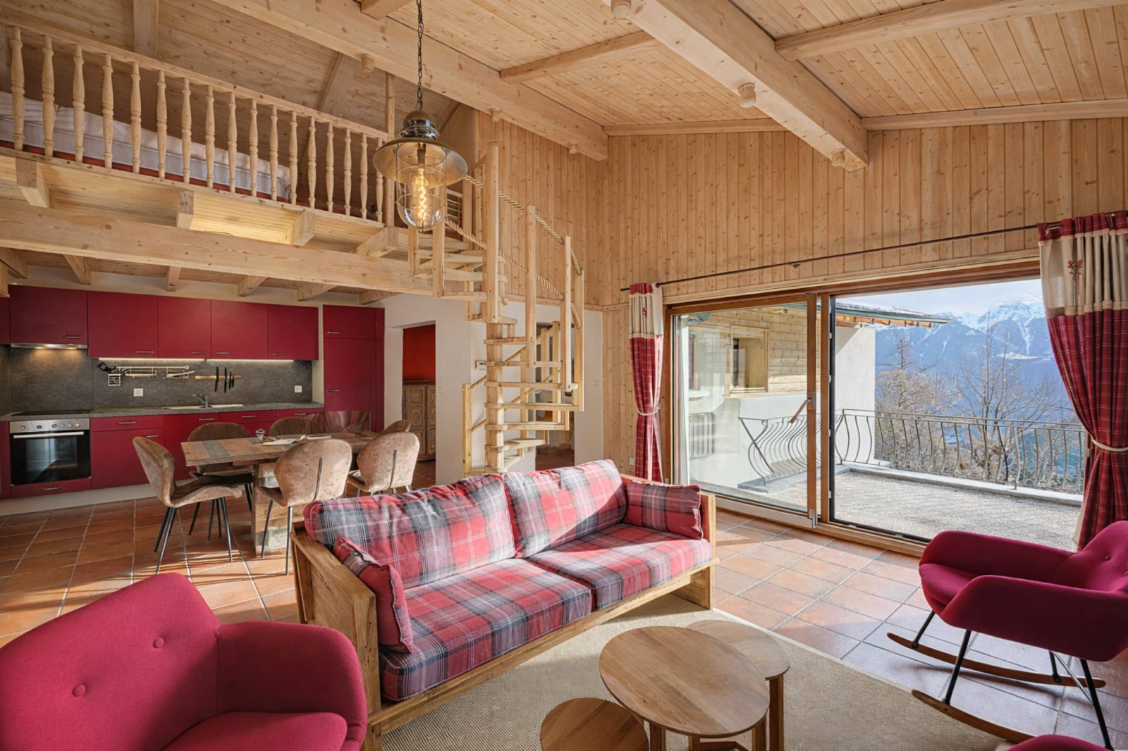 Chalet mitoyen au charme authentique – entièrement rénové