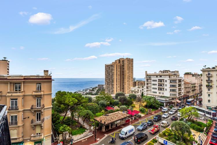 LE CONTINENTAL – 4 pièces de 195 m² avec terrasse, vue dégagée sans vis-à-vis et échappée mer