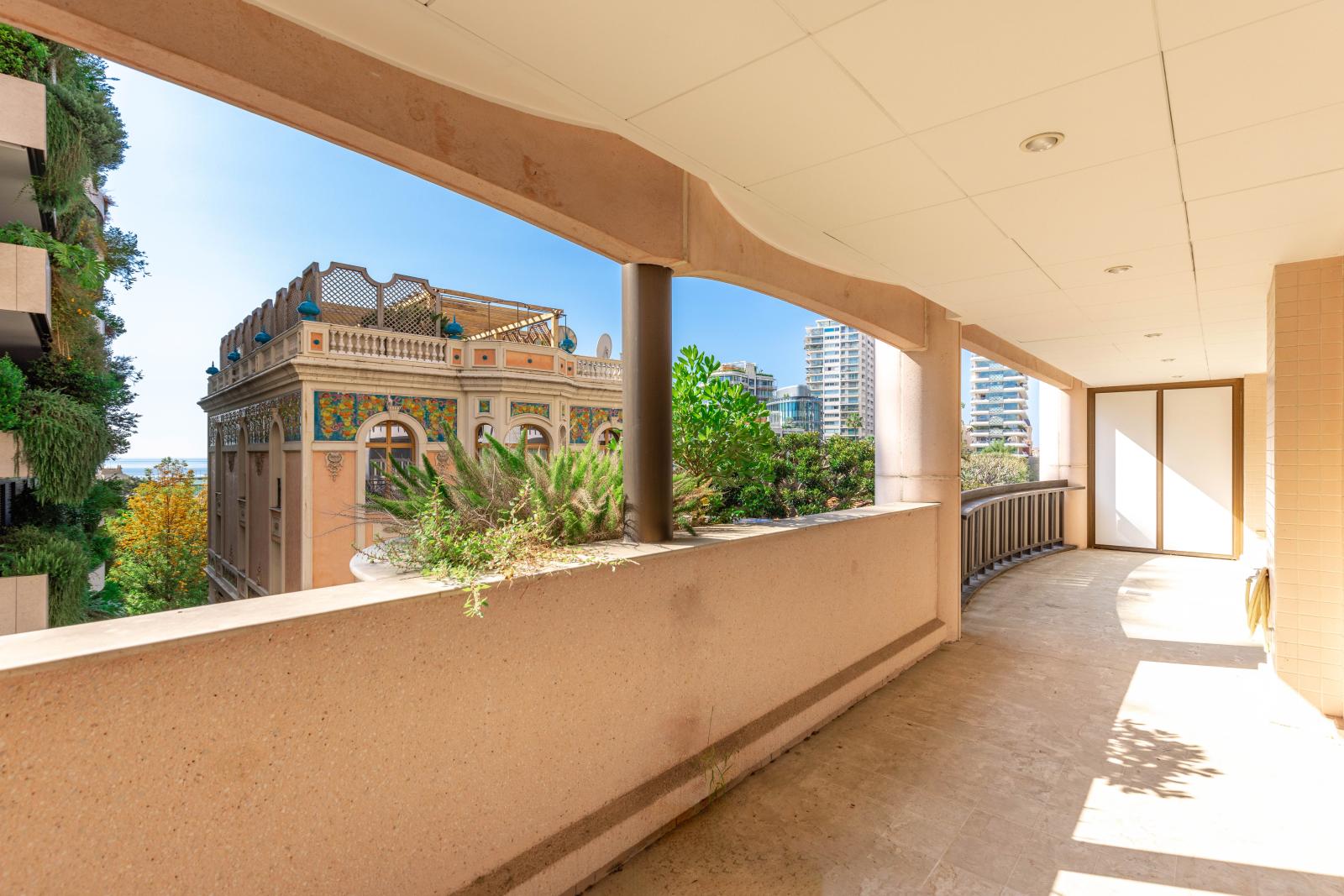 MAGNIFIQUES BUREAUX CARRE D'OR