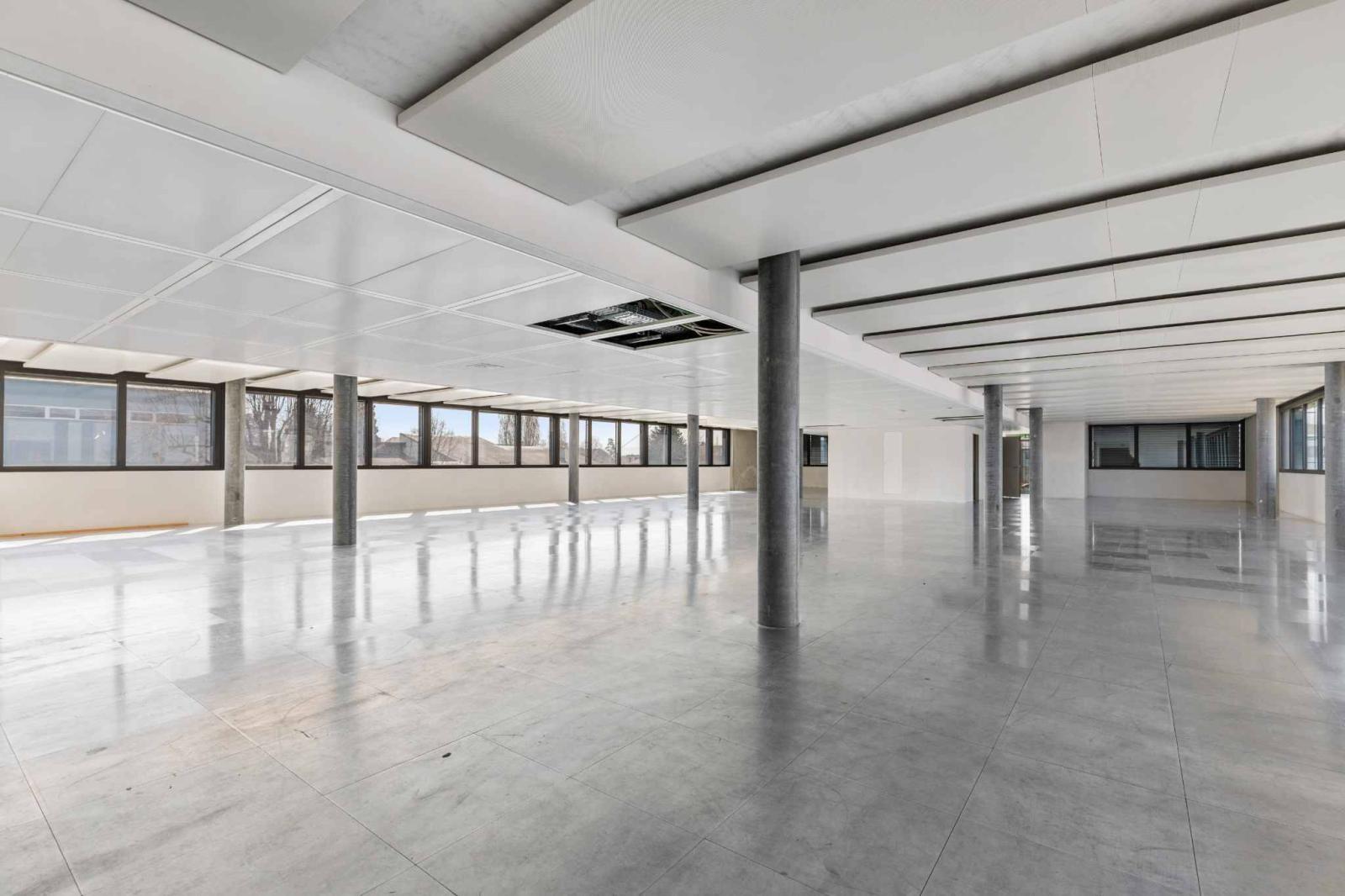ARCenter – 492 m² de bureaux semi-aménagés à Vernier