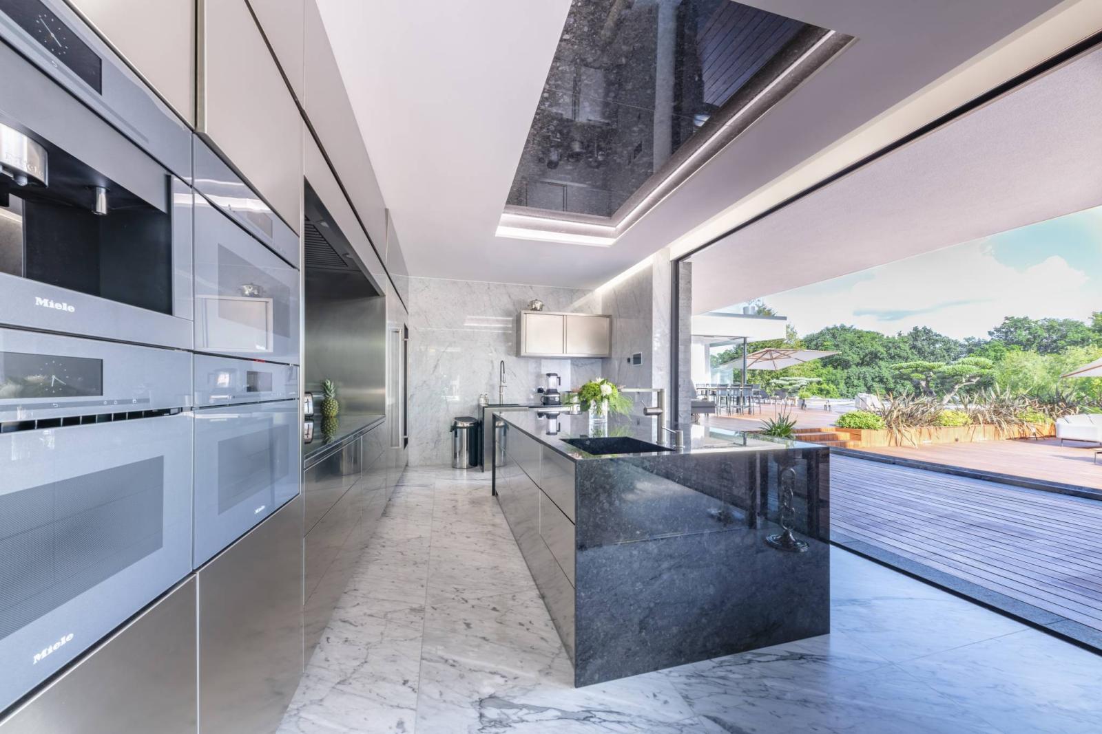 Propriété d'exception : alliance de l'art architectural et du confort prestigieux