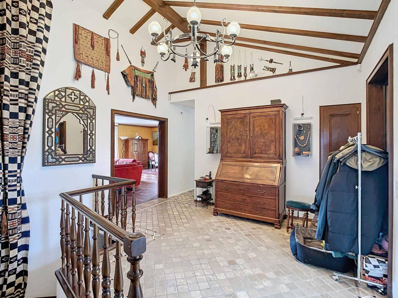 Charmante maison avec vue imprenable et piscine intérieure