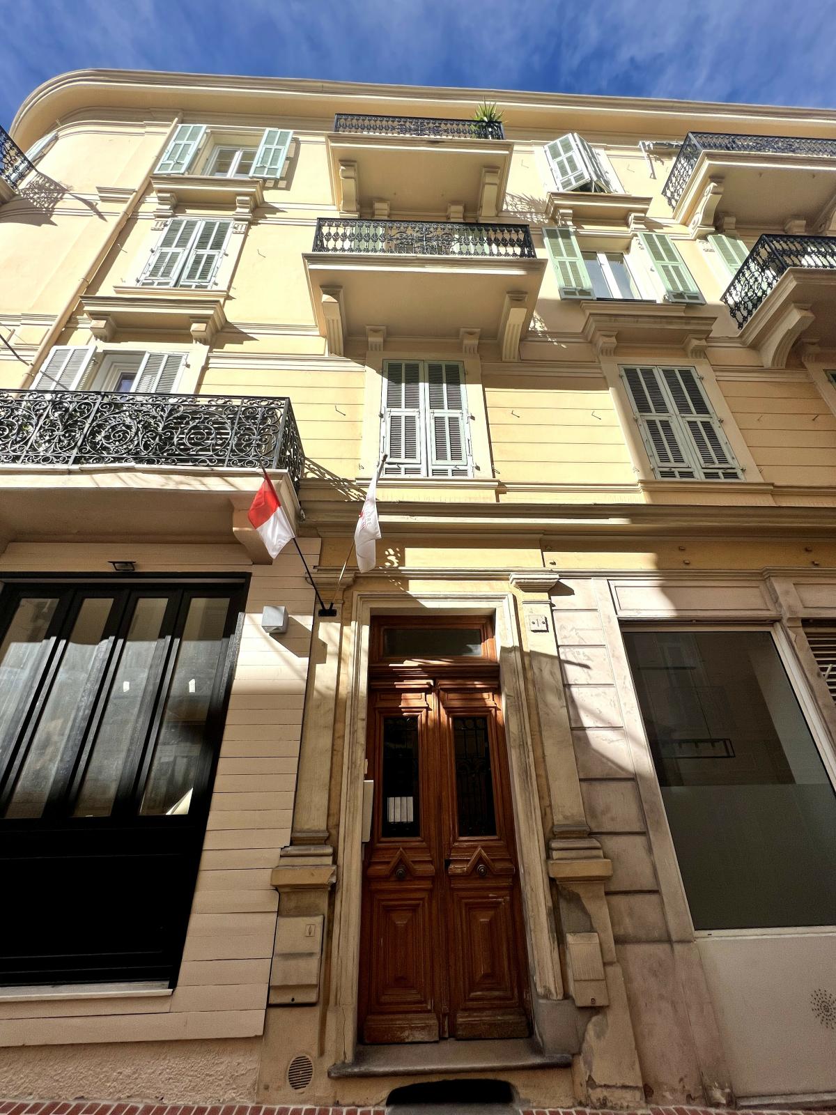 MONTE CARLO - IMMEUBLE BOURGEOIS - 3 PIECES