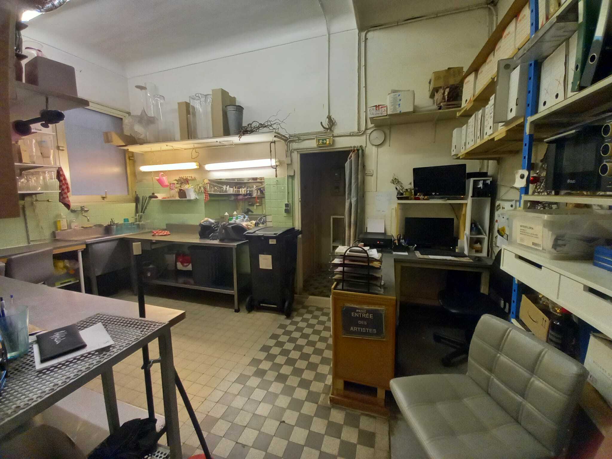 ZhQ6R_photo-2025-08-14-19-48-00-1755507184.jpg