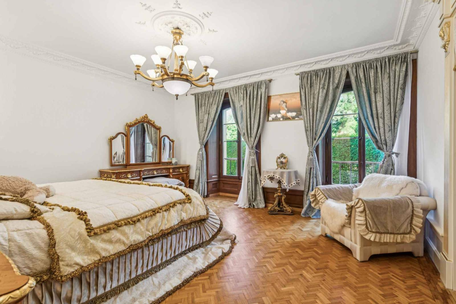 Prestigieux appartement de 6 pièces avec studio indépendant au sein d'un domaine d'exception