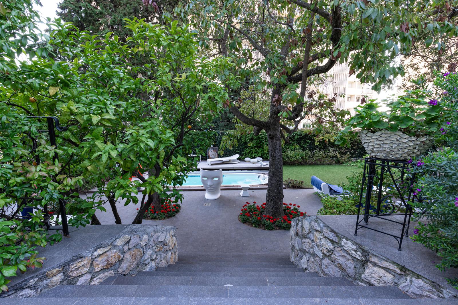 VILLA DANS MONACO - UNIQUE