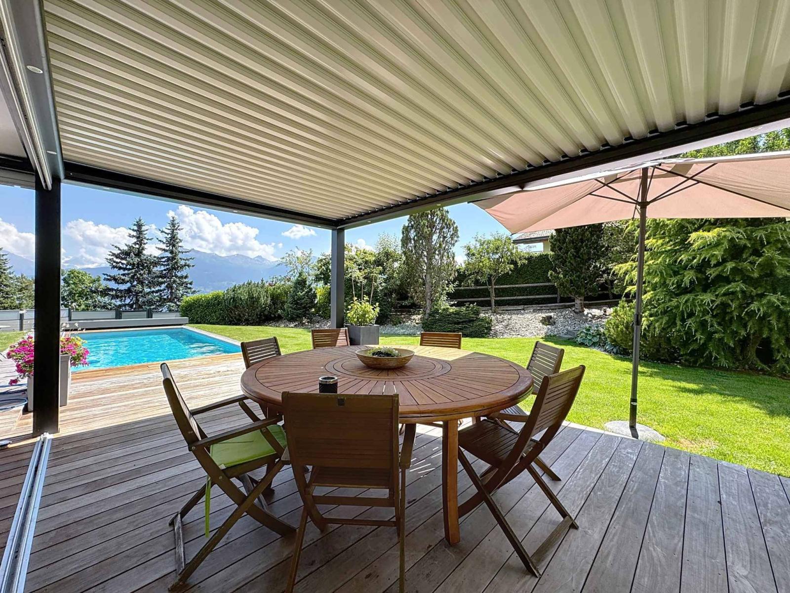 MAGNIFIQUE PROPRIÉTÉ AVEC DÉPENDANCE (MAZOT) ET PISCINE EXTERIEURE